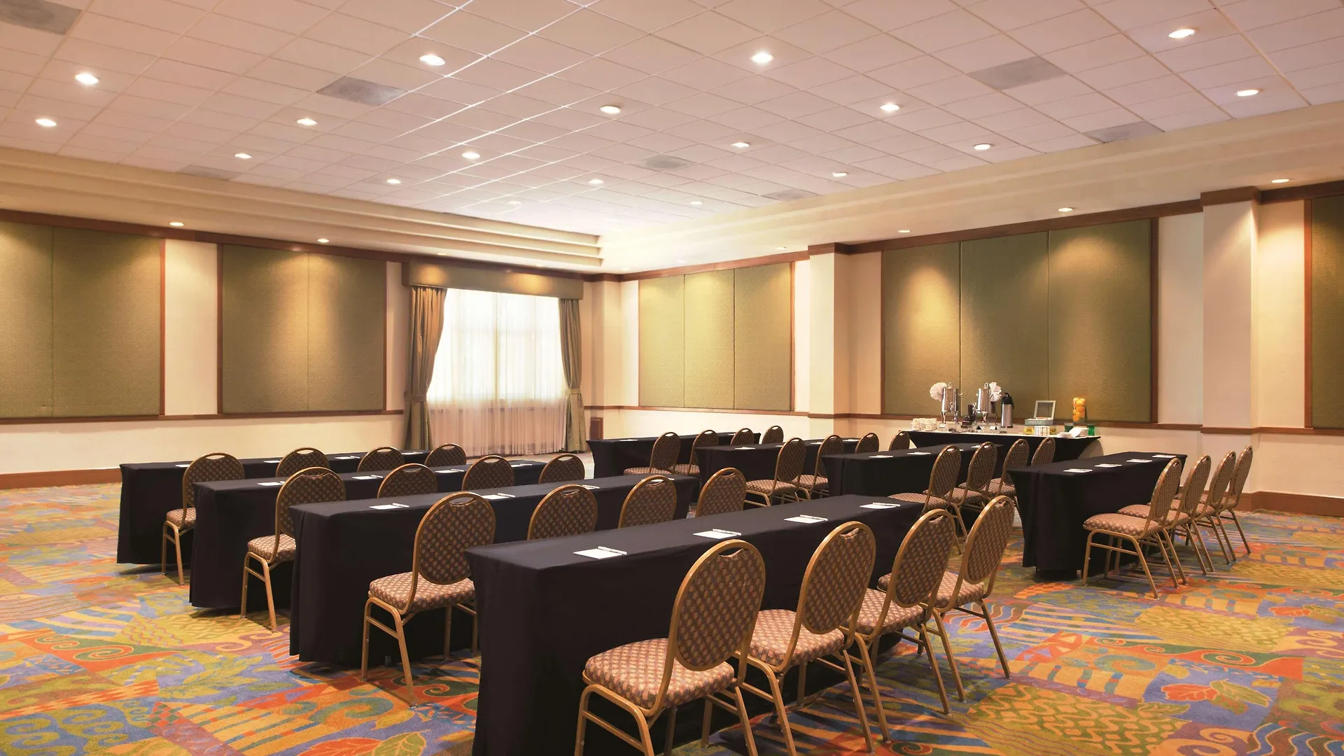 Embassy Suites By Hilton Dorado Del Mar Beach Resort