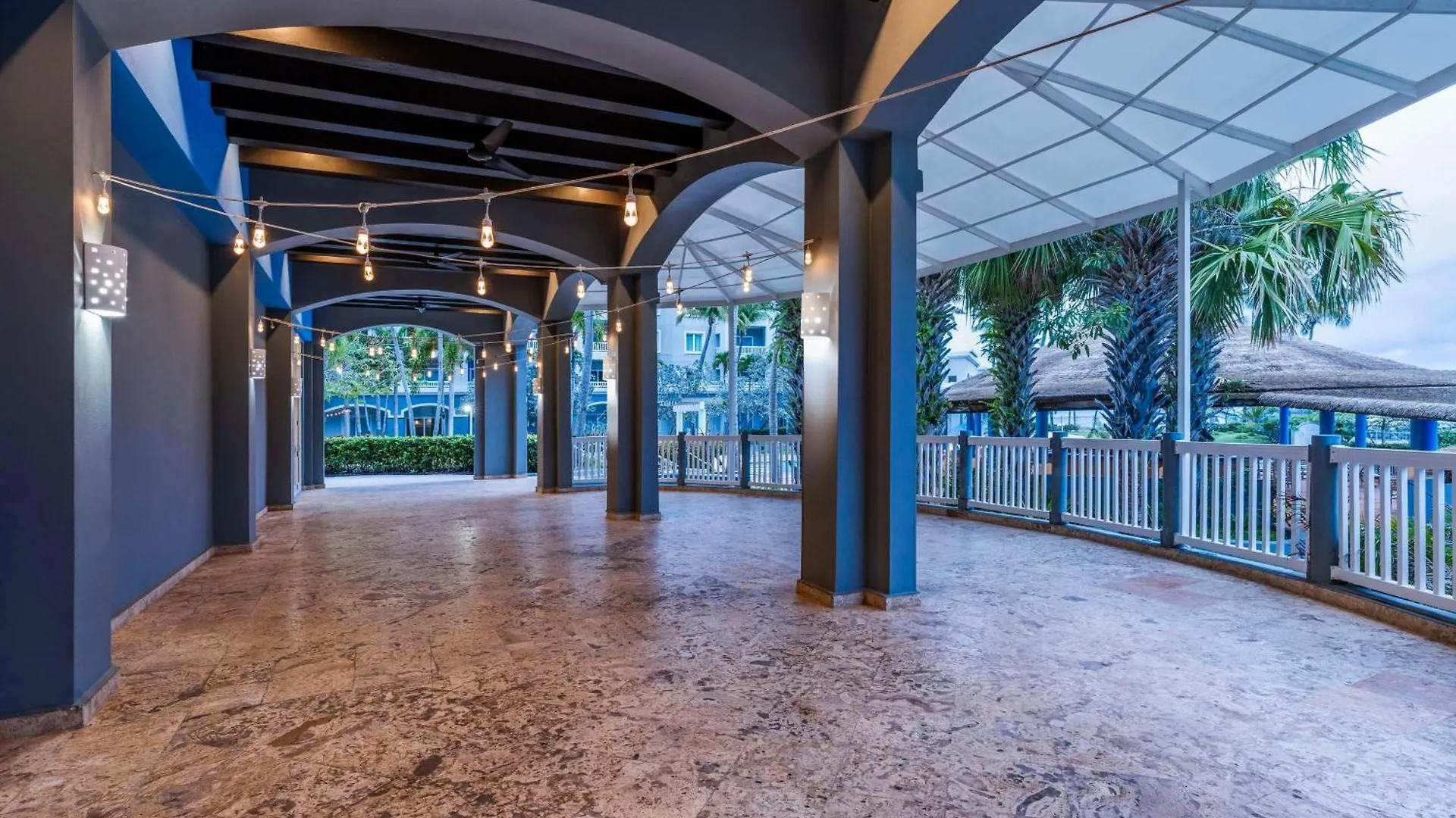 Embassy Suites By Hilton Dorado Del Mar Beach Resort 3*,